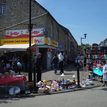 In With Patio シャレー Olloy-sur-Viroin