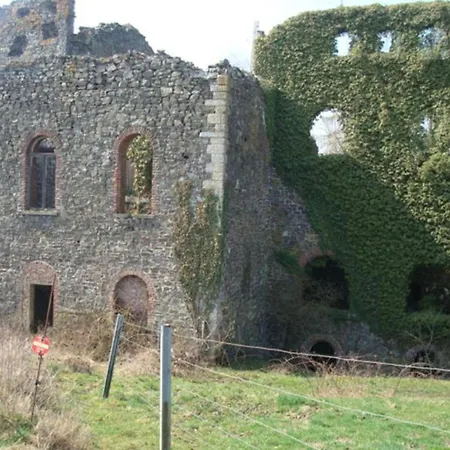 In With Patio Olloy-sur-Viroin